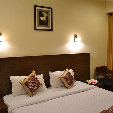 Hotel Adi นาคปุระ ภายนอก รูปภาพ