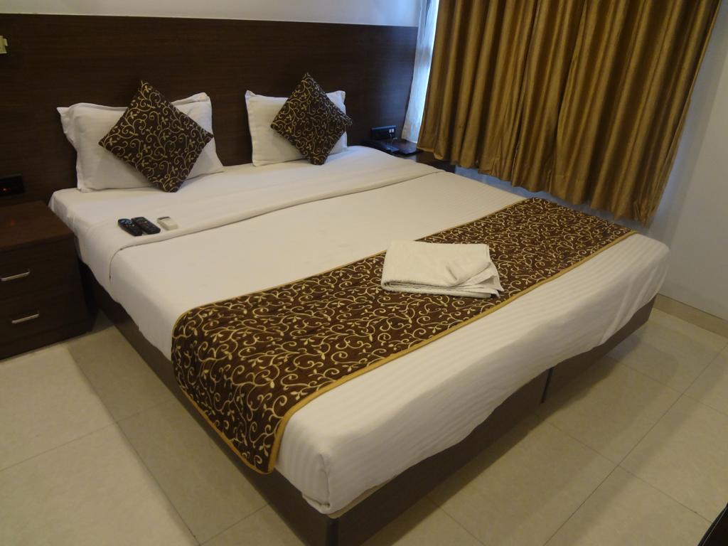 Hotel Adi นาคปุระ ภายนอก รูปภาพ