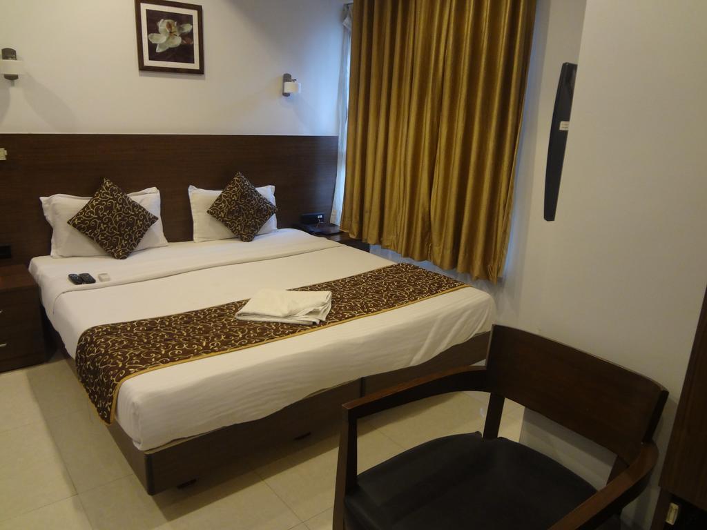 Hotel Adi นาคปุระ ภายนอก รูปภาพ