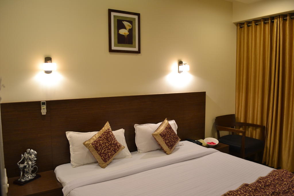Hotel Adi นาคปุระ ภายนอก รูปภาพ