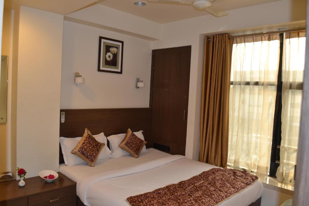 Hotel Adi นาคปุระ ภายนอก รูปภาพ