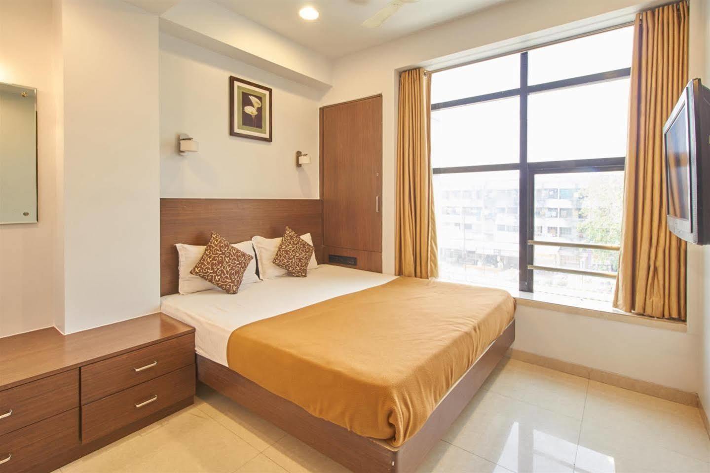 Hotel Adi นาคปุระ ภายนอก รูปภาพ